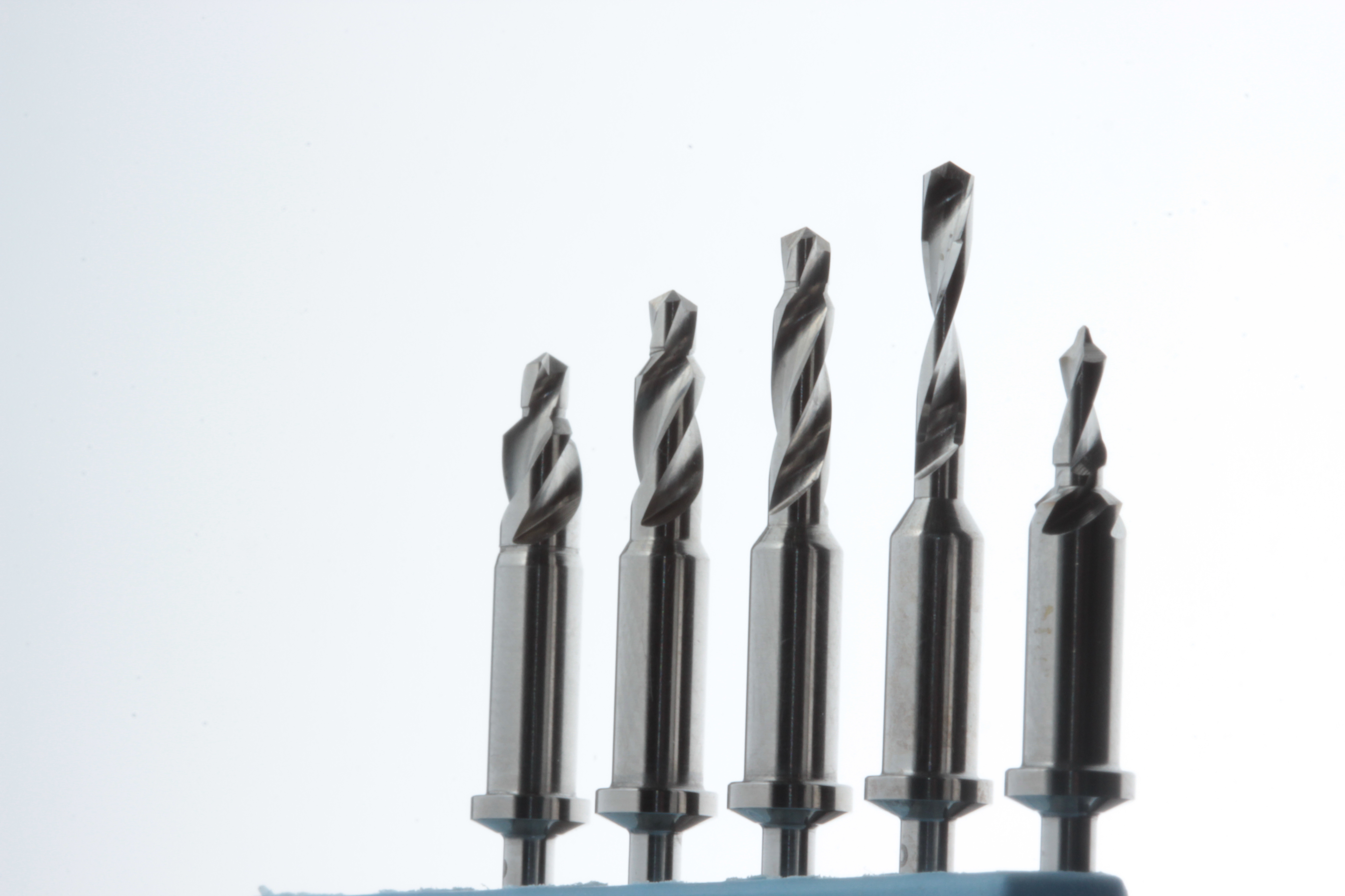 mistral_drill_kit_main_features_of_the_system_implant_installation_using_mistral_drill_kit